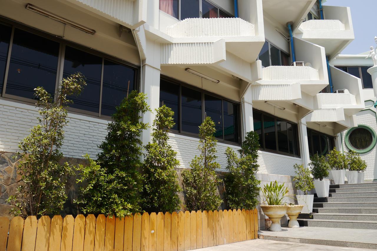 Lertnimit Hotel Chaiyaphum Ngoại thất bức ảnh