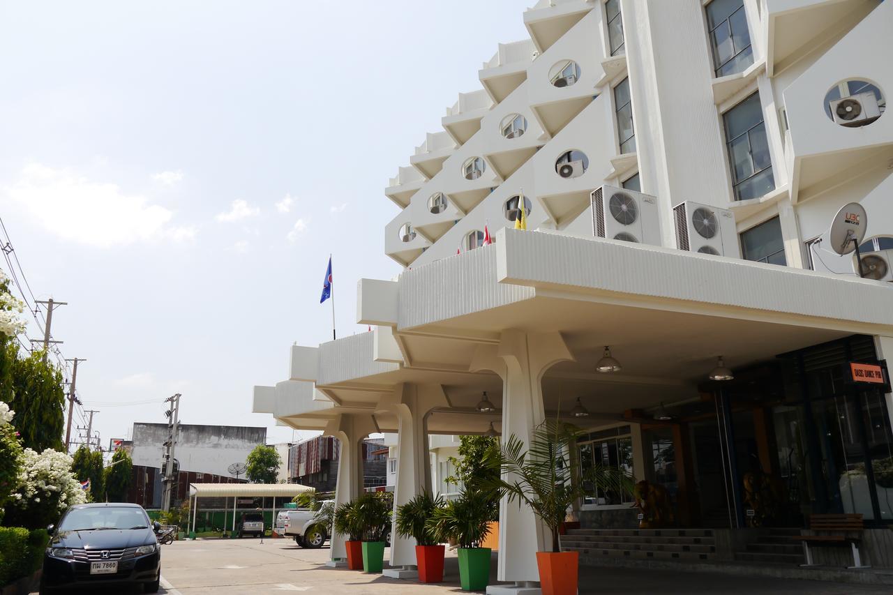 Lertnimit Hotel Chaiyaphum Ngoại thất bức ảnh