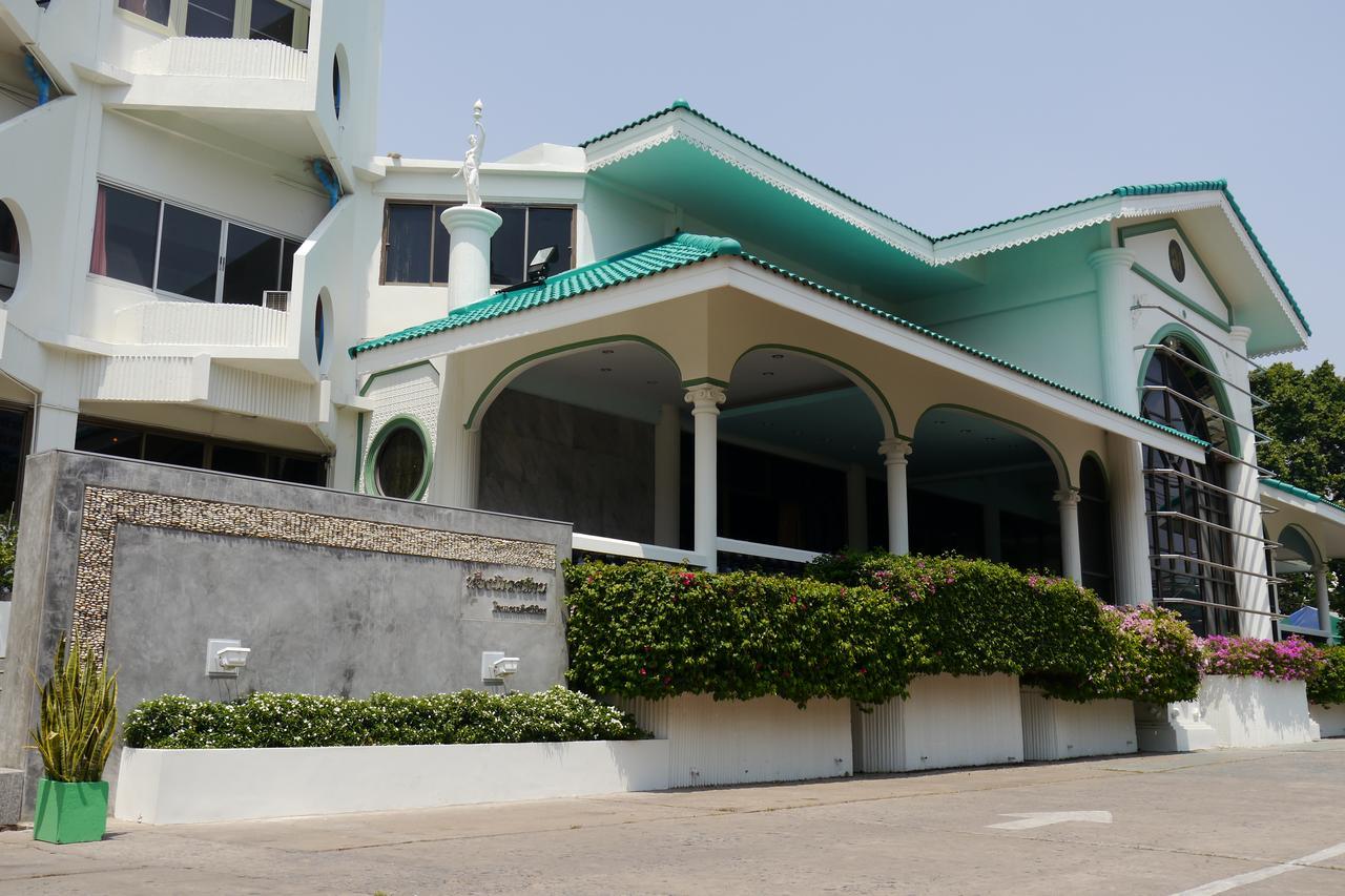 Lertnimit Hotel Chaiyaphum Ngoại thất bức ảnh